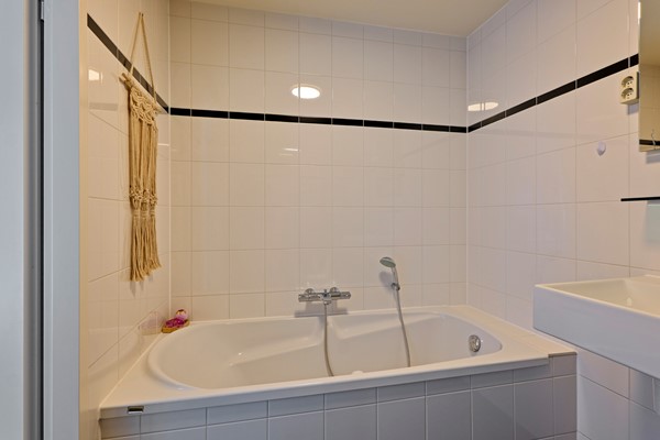 Medium property photo - Van Hogendorpstraat 68A, 1051 BS Amsterdam